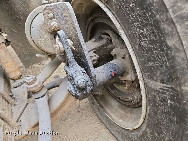 image for item EC4196 1986 International 1954 hook lift truck