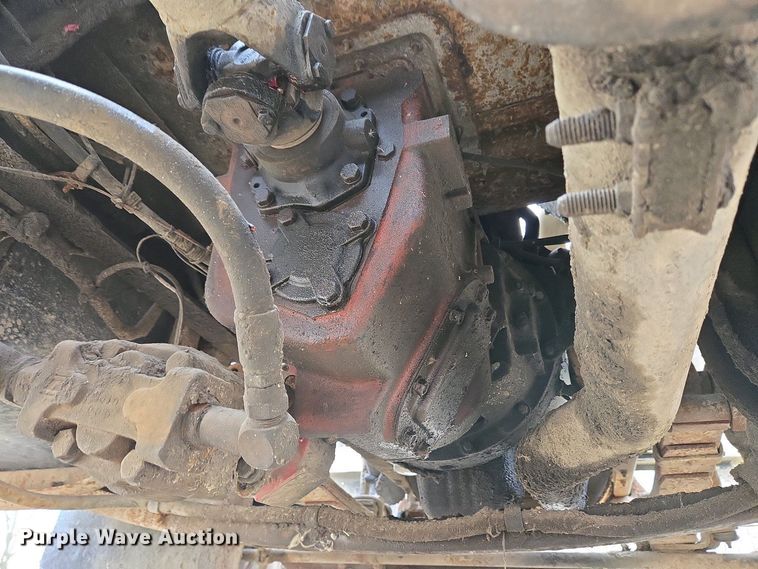 image for item EC4196 1986 International 1954 hook lift truck