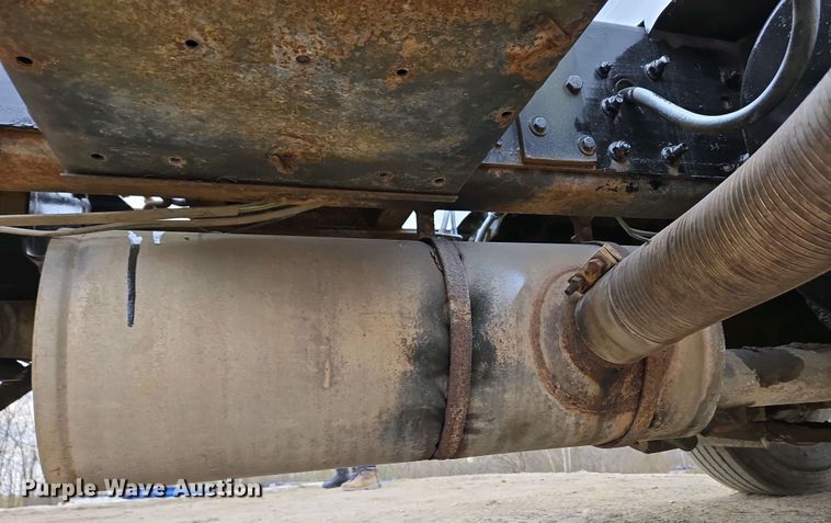 image for item EC4196 1986 International 1954 hook lift truck