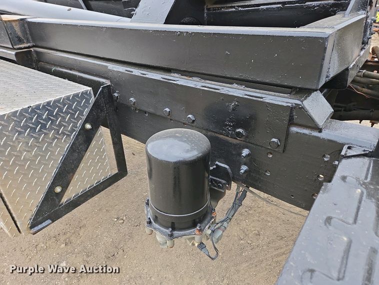 image for item EC4196 1986 International 1954 hook lift truck