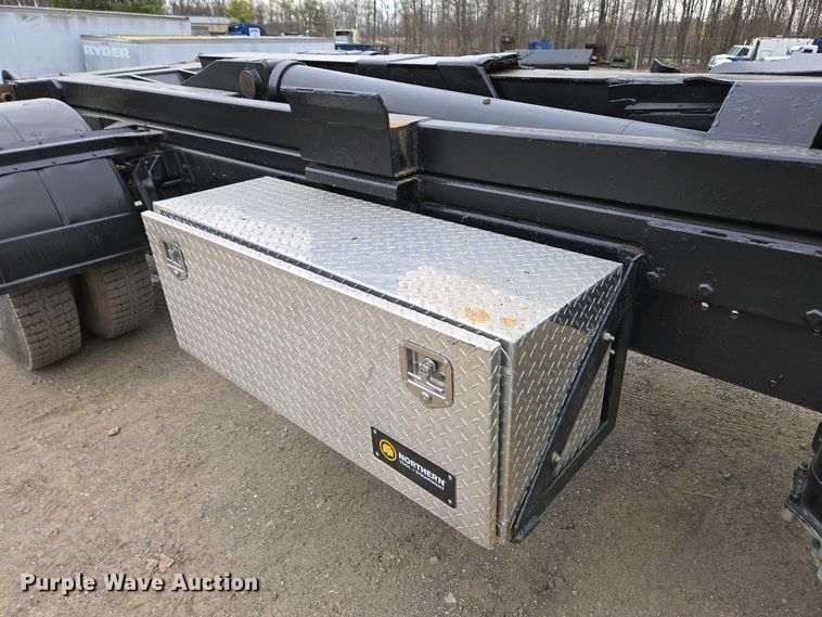 image for item EC4196 1986 International 1954 hook lift truck