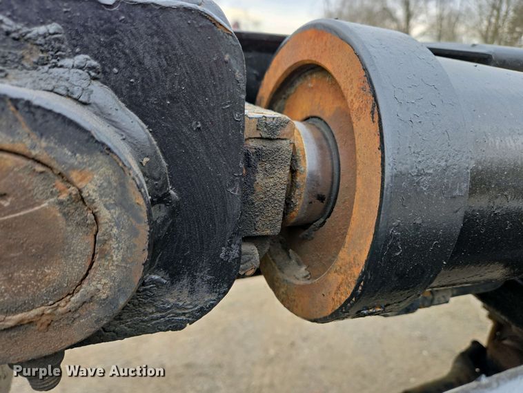 image for item EC4196 1986 International 1954 hook lift truck