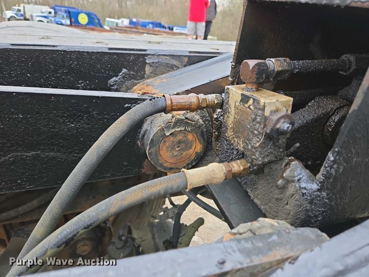 image for item EC4196 1986 International 1954 hook lift truck