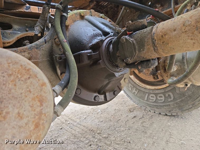 image for item EC4196 1986 International 1954 hook lift truck