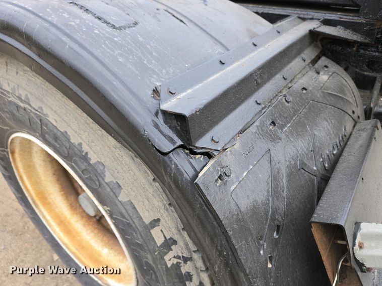 image for item EC4196 1986 International 1954 hook lift truck