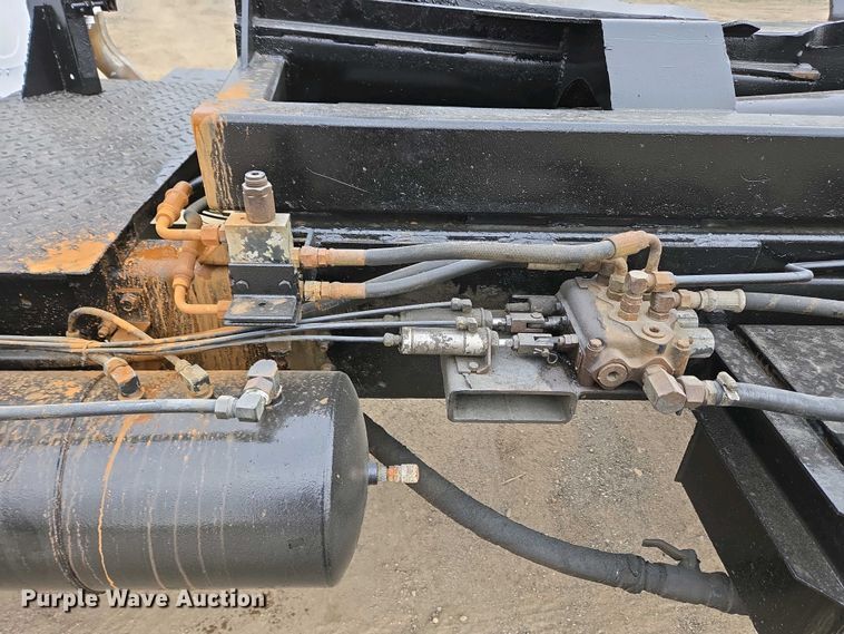 image for item EC4196 1986 International 1954 hook lift truck