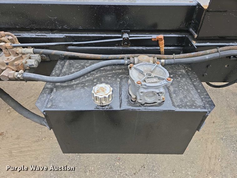 image for item EC4196 1986 International 1954 hook lift truck