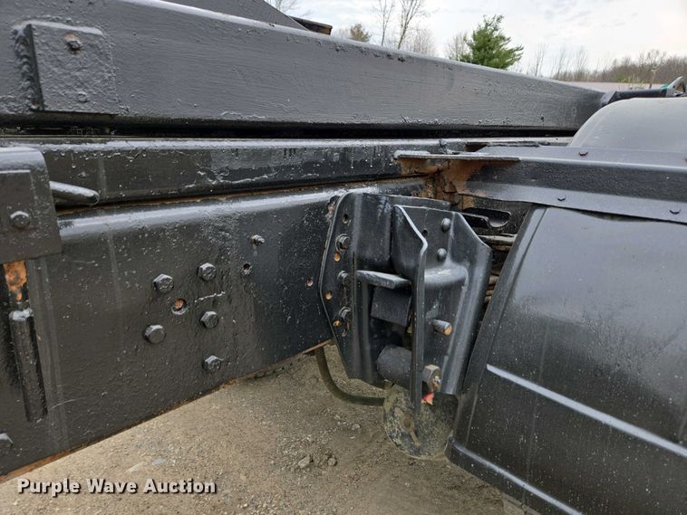 image for item EC4196 1986 International 1954 hook lift truck