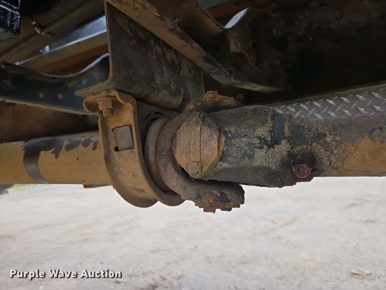 image for item EC4196 1986 International 1954 hook lift truck