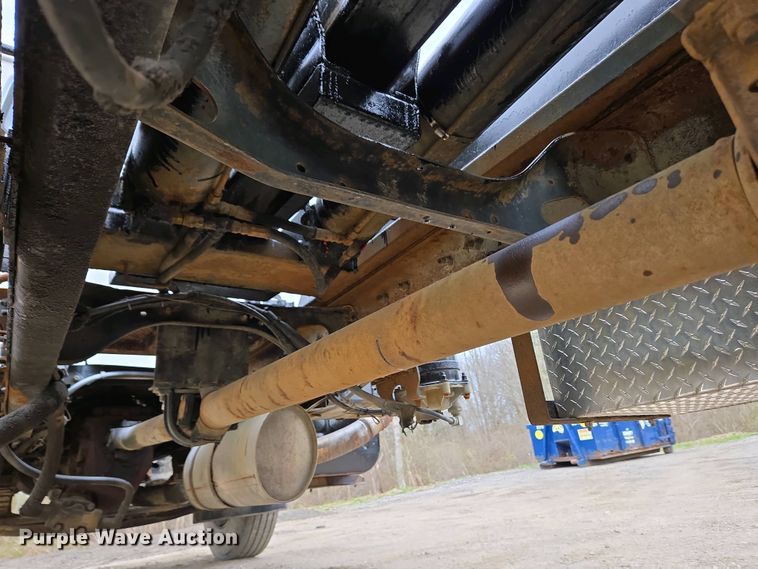 image for item EC4196 1986 International 1954 hook lift truck