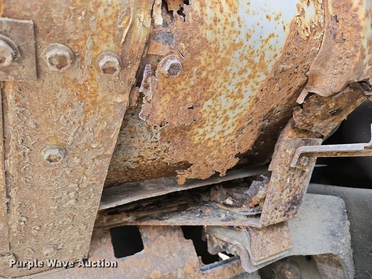 image for item EC4196 1986 International 1954 hook lift truck