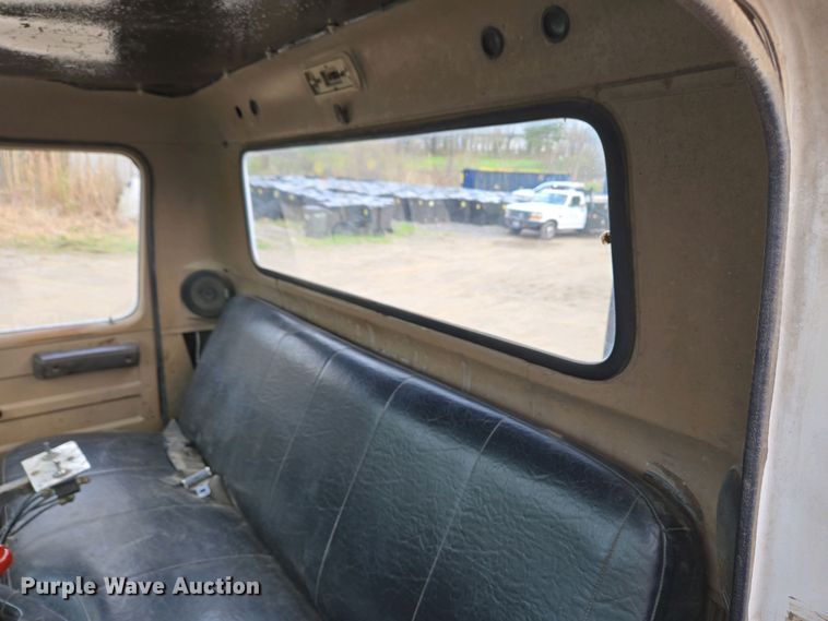 image for item EC4196 1986 International 1954 hook lift truck