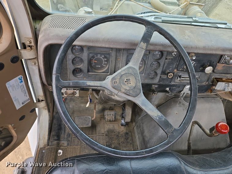 image for item EC4196 1986 International 1954 hook lift truck