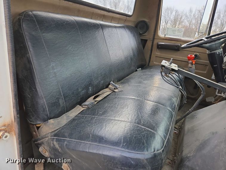 image for item EC4196 1986 International 1954 hook lift truck