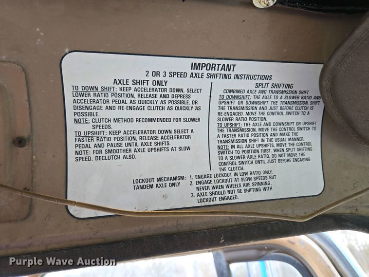 image for item EC4196 1986 International 1954 hook lift truck