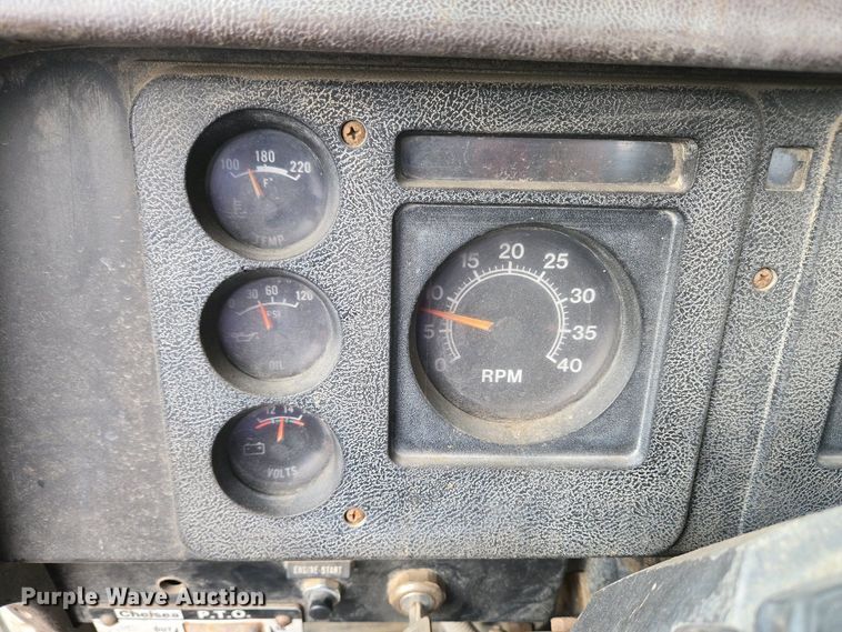 image for item EC4196 1986 International 1954 hook lift truck