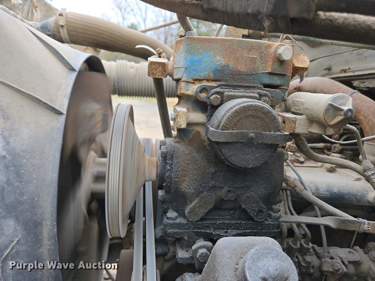 image for item EC4196 1986 International 1954 hook lift truck