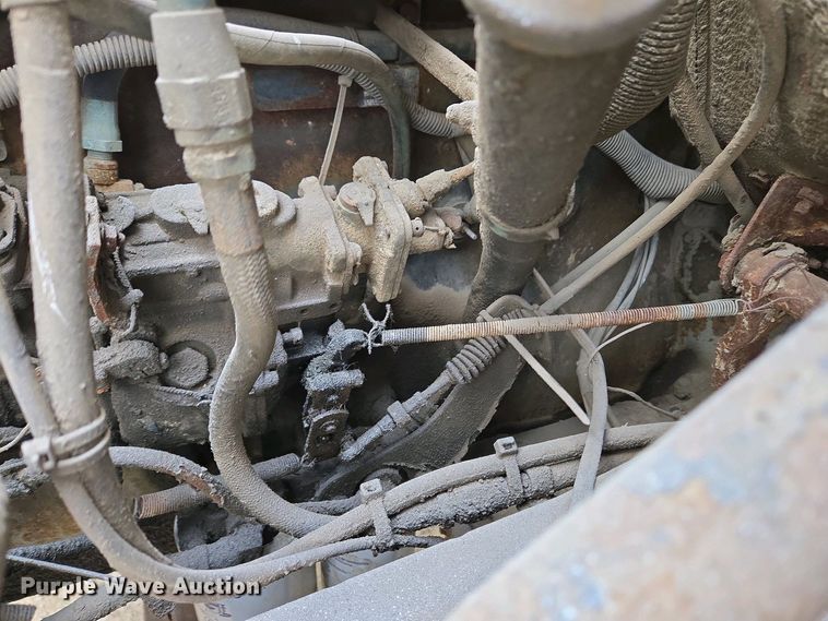 image for item EC4196 1986 International 1954 hook lift truck