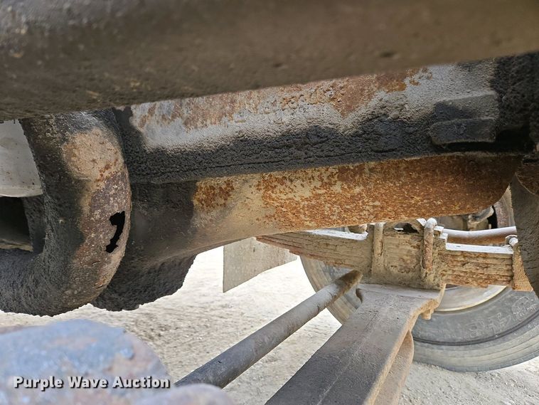 image for item EC4196 1986 International 1954 hook lift truck