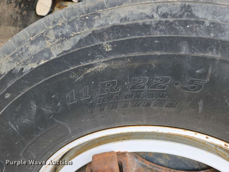 image for item EC4196 1986 International 1954 hook lift truck