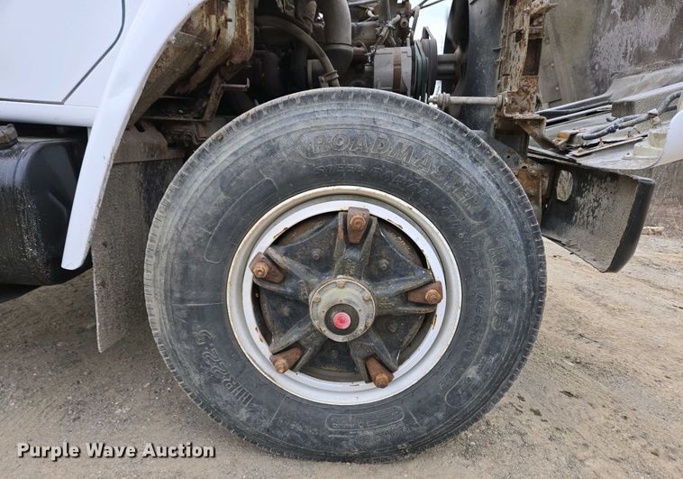 image for item EC4196 1986 International 1954 hook lift truck