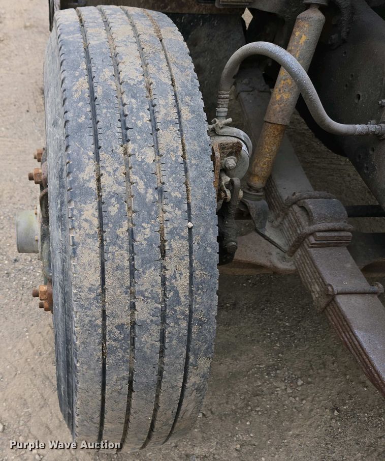 image for item EC4196 1986 International 1954 hook lift truck