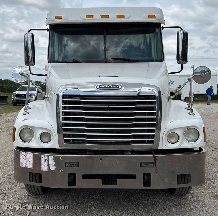 image for item ED5588 2005 Freightliner CST120 semi truck