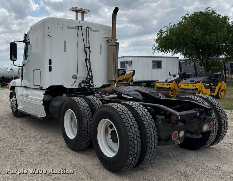 image for item ED5588 2005 Freightliner CST120 semi truck