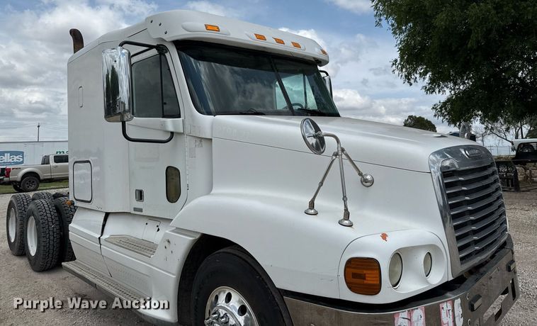 image for item ED5588 2005 Freightliner CST120 semi truck
