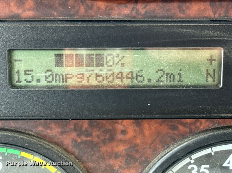 image for item ED5588 2005 Freightliner CST120 semi truck