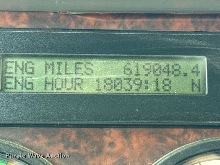 image for item ED5588 2005 Freightliner CST120 semi truck