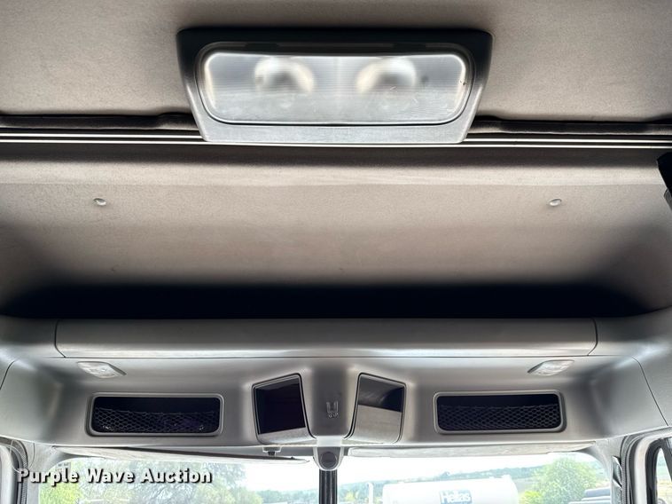 image for item ED5588 2005 Freightliner CST120 semi truck