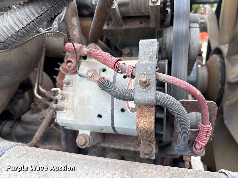 image for item ED5588 2005 Freightliner CST120 semi truck