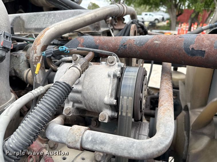 image for item ED5588 2005 Freightliner CST120 semi truck