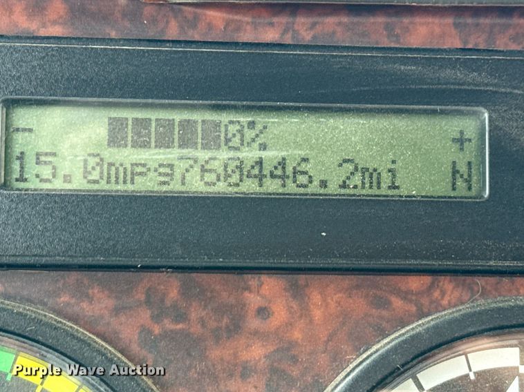 image for item ED5588 2005 Freightliner CST120 semi truck