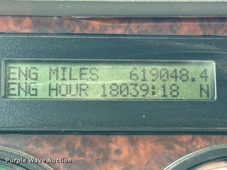 image for item ED5588 2005 Freightliner CST120 semi truck