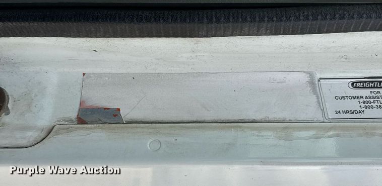 image for item ED5588 2005 Freightliner CST120 semi truck