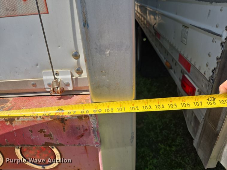 image for item EF2982 1986 Road Systems CFR28102 dry van trailer