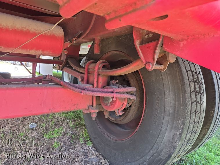 image for item EF2982 1986 Road Systems CFR28102 dry van trailer