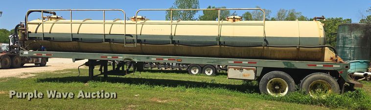 image for item EF2992 2001 Pioneer 130-BBL vacuum trailer