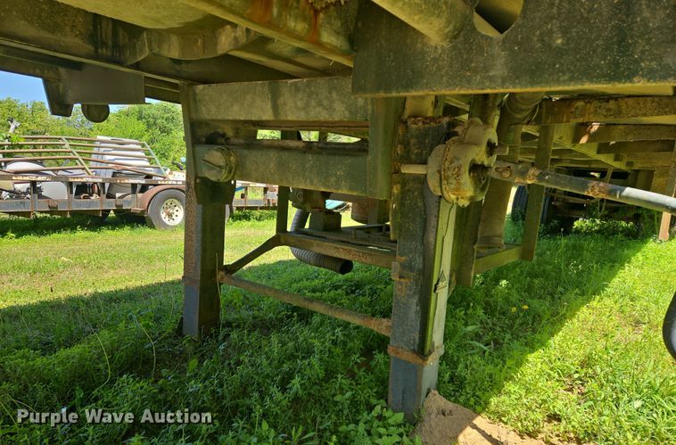 image for item EF2992 2001 Pioneer 130-BBL vacuum trailer