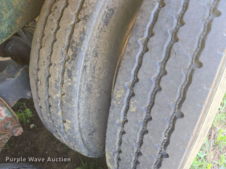 image for item EF2992 2001 Pioneer 130-BBL vacuum trailer