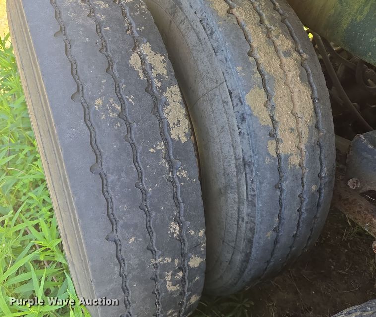 image for item EF2992 2001 Pioneer 130-BBL vacuum trailer