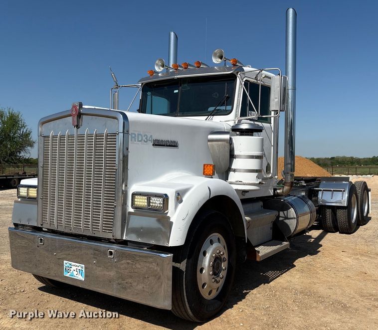 image for item EF3000 1992 Kenworth semi truck