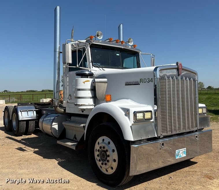 image for item EF3000 1992 Kenworth semi truck