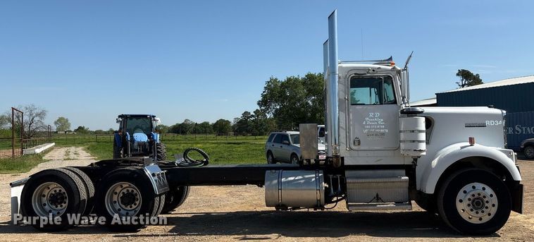 image for item EF3000 1992 Kenworth semi truck