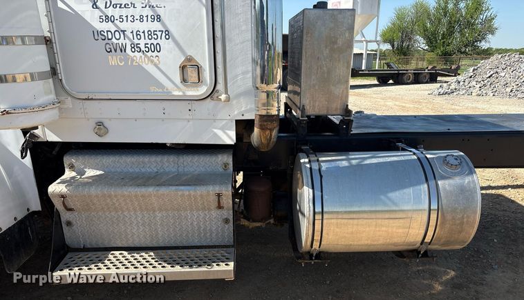 image for item EF3000 1992 Kenworth semi truck