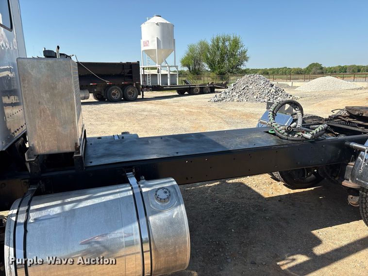 image for item EF3000 1992 Kenworth semi truck