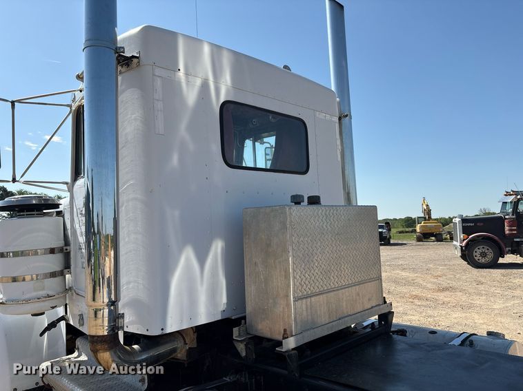 image for item EF3000 1992 Kenworth semi truck