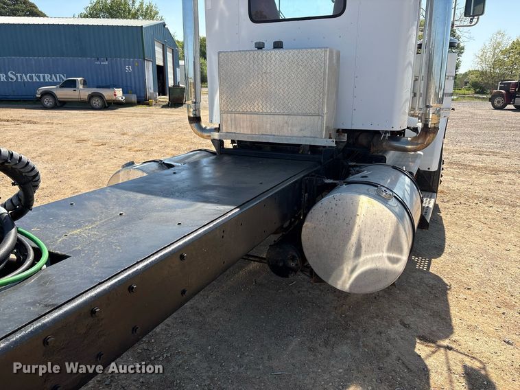 image for item EF3000 1992 Kenworth semi truck